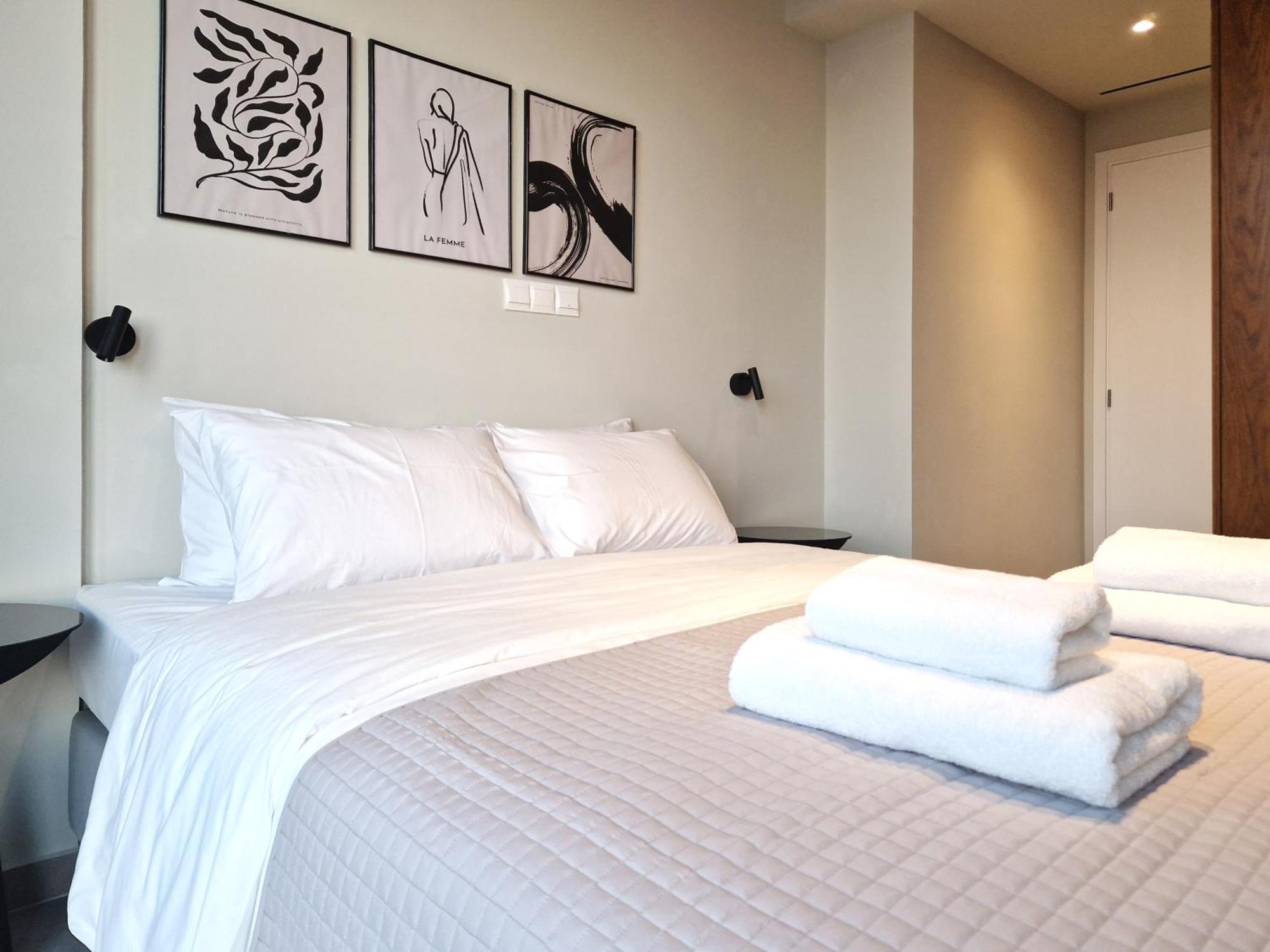Aeon Residences - In The Heart Of Paphos ภายนอก รูปภาพ