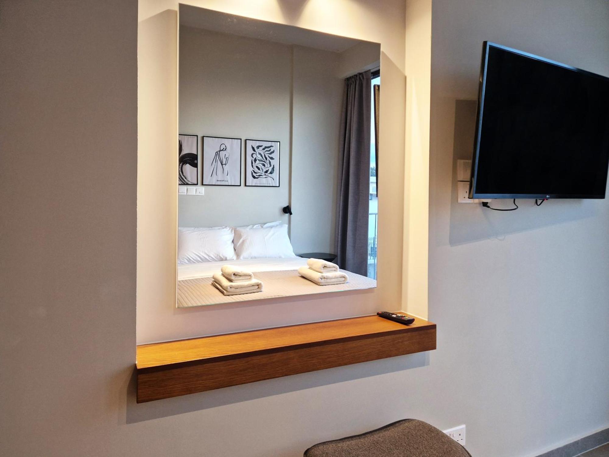 Aeon Residences - In The Heart Of Paphos ภายนอก รูปภาพ