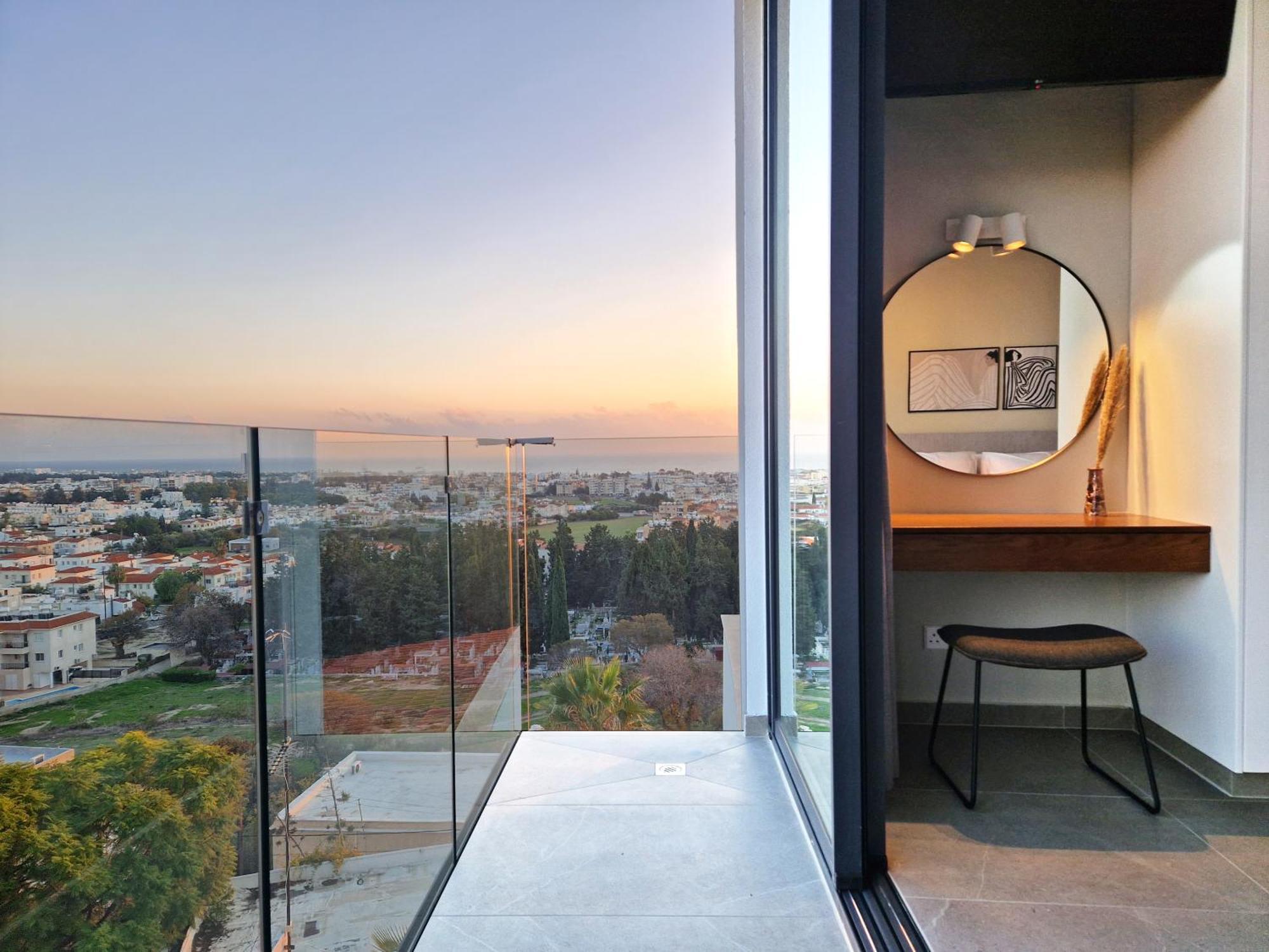 Aeon Residences - In The Heart Of Paphos ภายนอก รูปภาพ