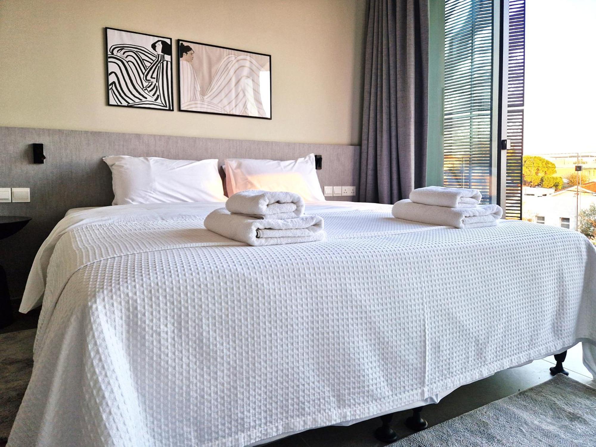 Aeon Residences - In The Heart Of Paphos ภายนอก รูปภาพ