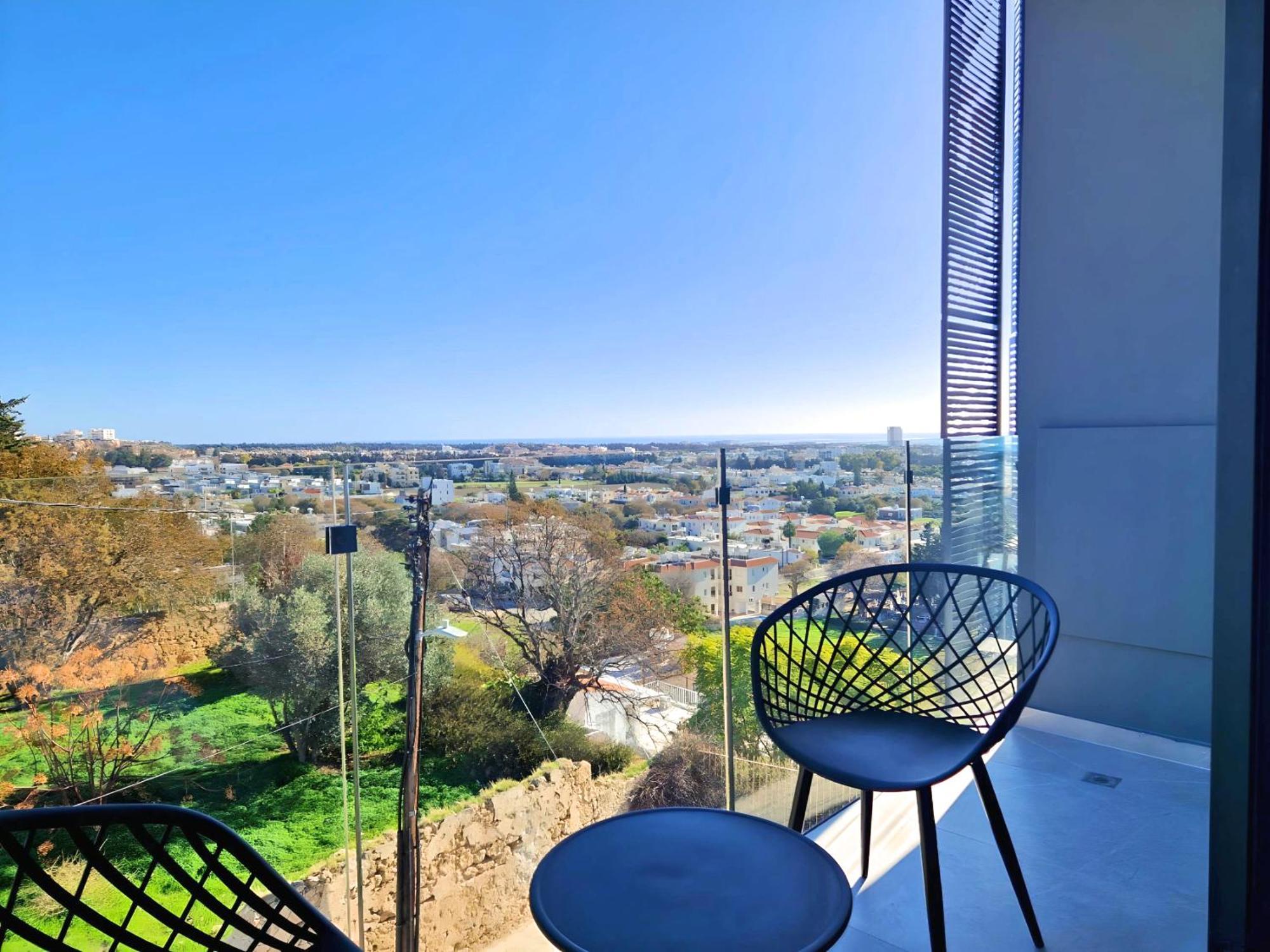 Aeon Residences - In The Heart Of Paphos ภายนอก รูปภาพ