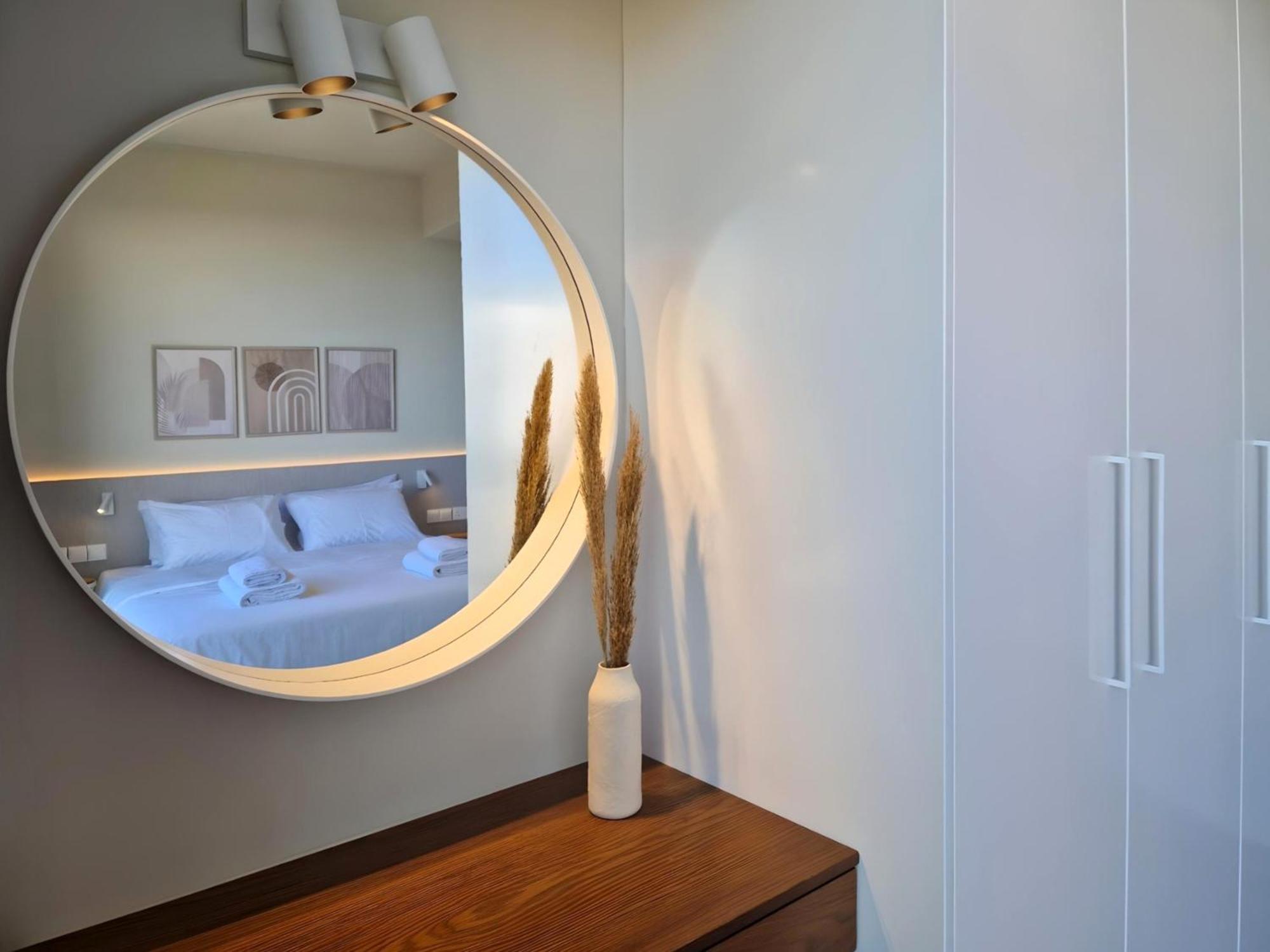 Aeon Residences - In The Heart Of Paphos ภายนอก รูปภาพ