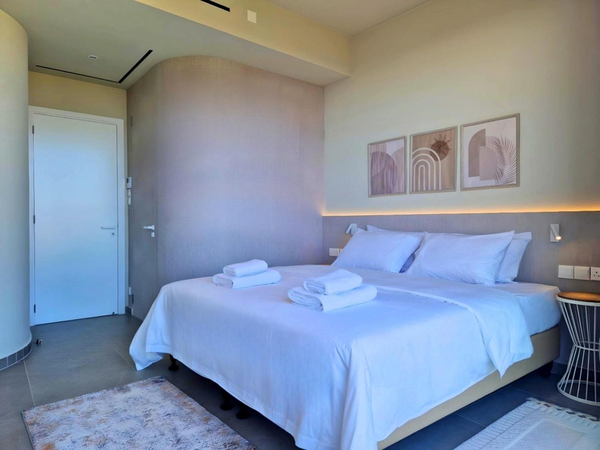 Aeon Residences - In The Heart Of Paphos ภายนอก รูปภาพ